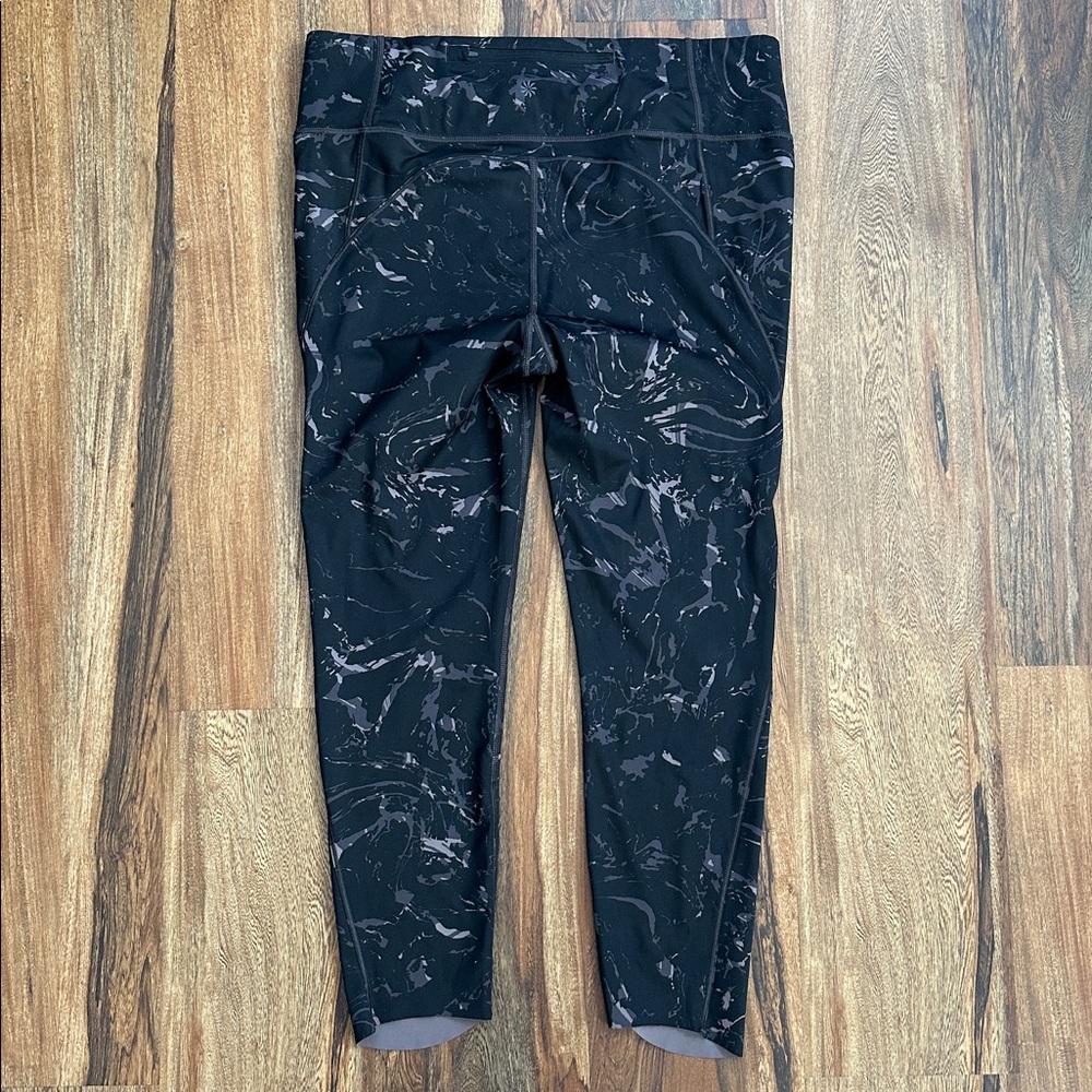 Athleta Velocity Stash Pocket Marble 7/8 Tight Black Marble Print Size Large - Picture 3 of 9
